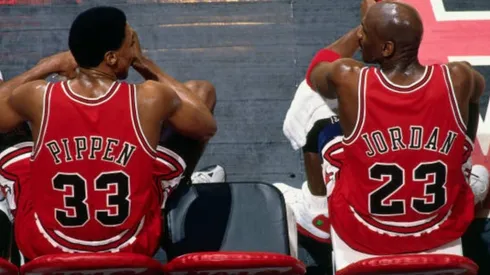 Michael Jordan junto a su eterno compañero Scottie Pippen