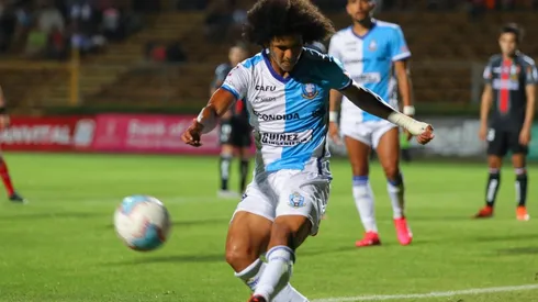 Eduard Bello ante Palestino