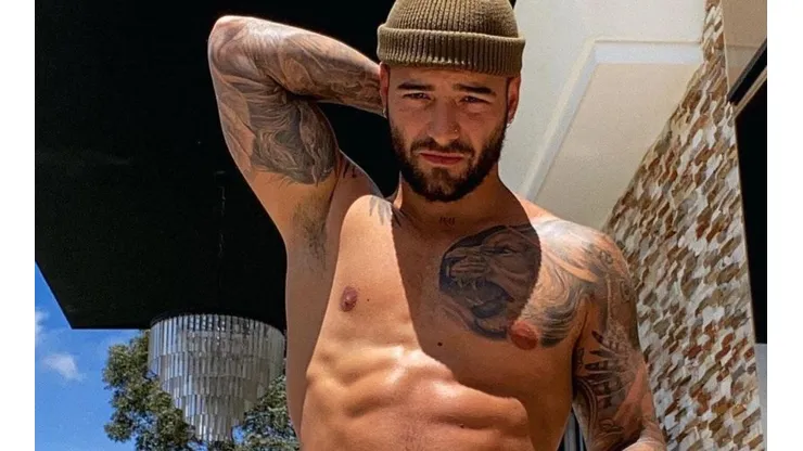 Maluma cambió su apariencia para reflejar un amor eterno en su más reciente videoclip.