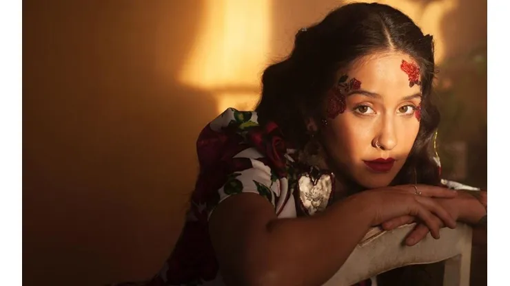 Denise Rosenthal no ha dejado de lanzar nuevos materiales durante la cuaretena.