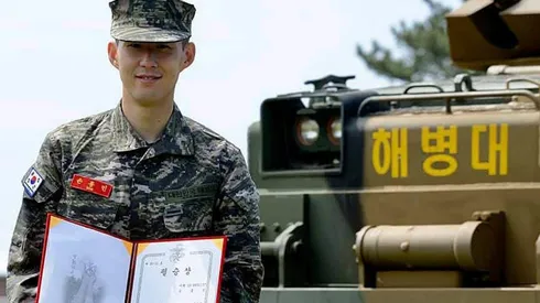 Son recibió un premio por su participación destacada
