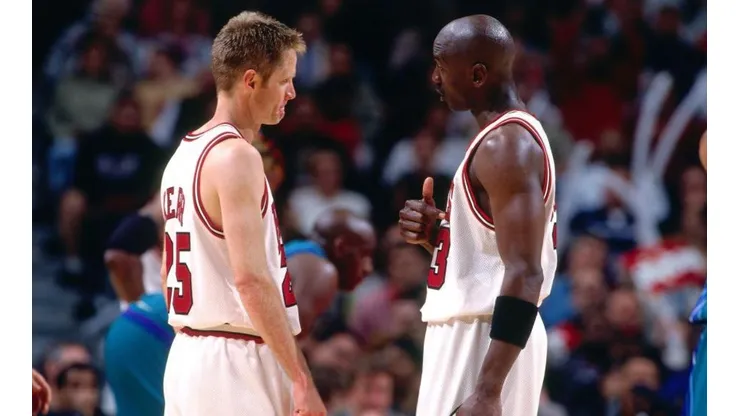 Kerr junto a Jordan