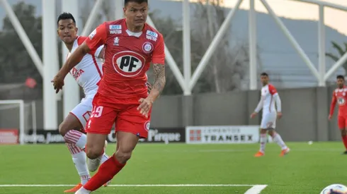 Walter Bou con Unión La Calera ante Ñublense