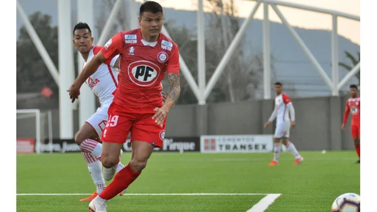 Walter Bou con Unión La Calera ante Ñublense