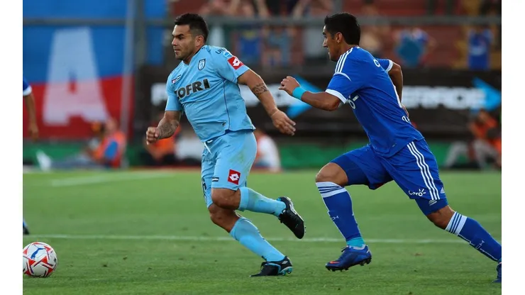 Cristián Bogado ante la U en el Torneo 2012