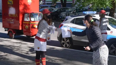 Lindo gesto de la Roma