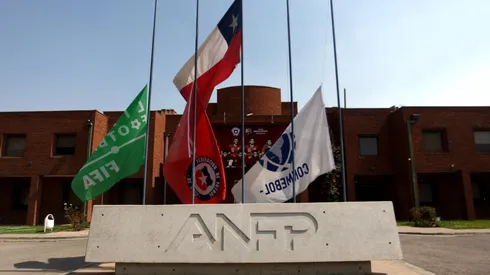 Baquedano acusa "falta de liderazgo" del actual presidente del fútbol chileno.