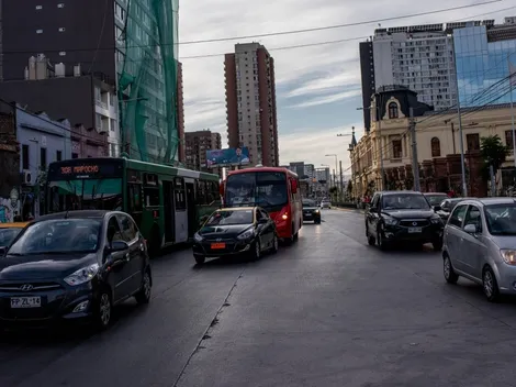 Estos son los dígitos que tienen restricción vehicular este lunes en Santiago