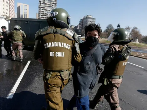 Detienen a manifestante positivo de Covid-19 en Plaza Baquedano