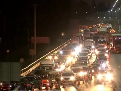Reportan tacos kilométricos para abandonar Santiago en vísperas del fin de semana largo