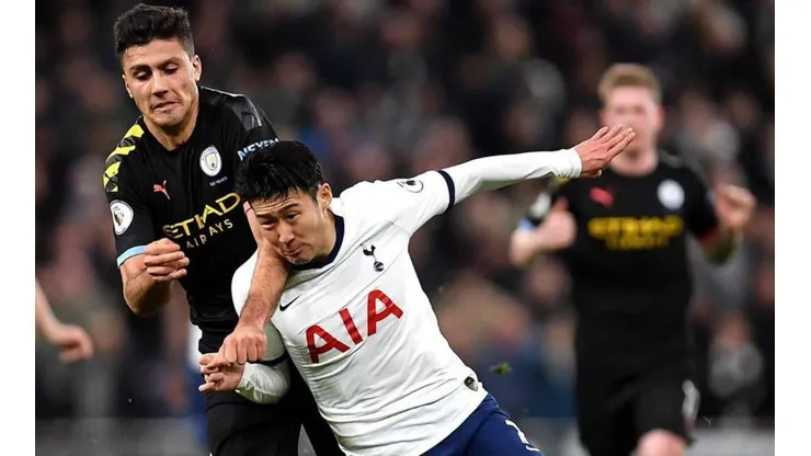 Autoridades evalúan distintas medidas para que vuelve el fútbol en Inglaterra.