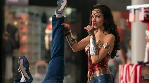 "Wonder Woman 1984" debería debutar en los cines en agosto próximo.