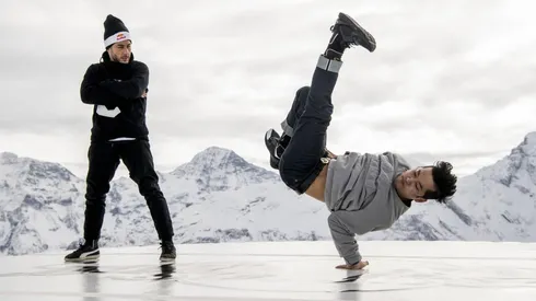 B-Boys Junior de Francia, y Hong de Korea, realizaron breakdance a más de a 4.479 metros de altura.