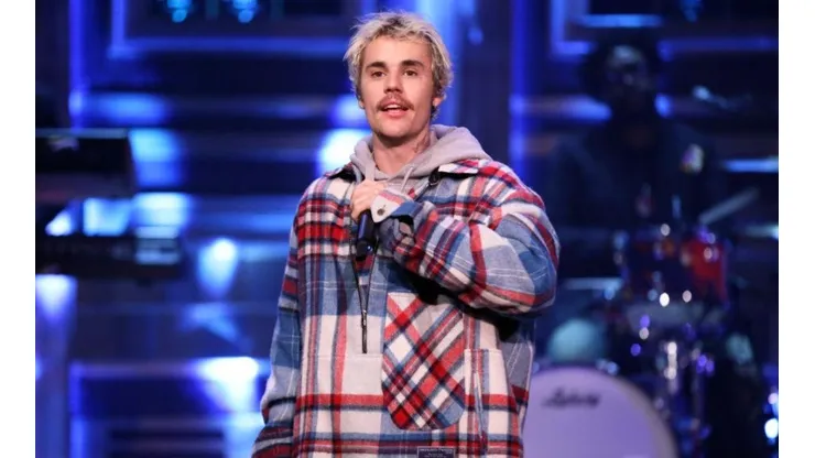 Justin Bieber rompió la cuarentena para irse a surfear