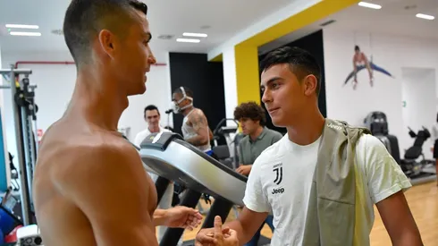 Paulo Dybala le da la bienvenida a la Juventus a Cristiano Ronaldo