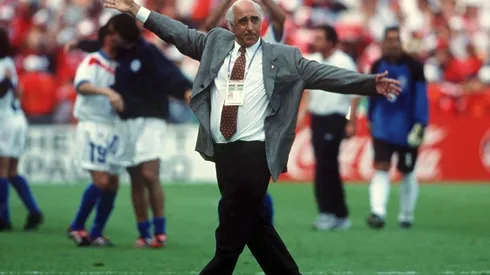 Acosta celebrando la clasificación a octavos de final en el Mundial de Francia