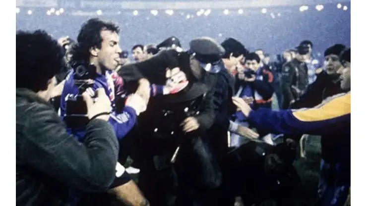 Una postal del 22 de mayo de 1991 en el estadio Monumental. Mucho combo