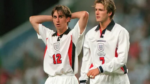 Gary Neville junto a David Beckham en el Mundial de Francia 1998
