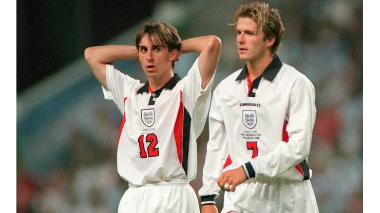 Gary Neville junto a David Beckham en el Mundial de Francia 1998