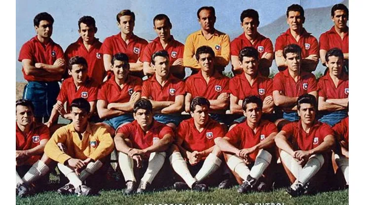 Dos históricos de la Roja del 62 destacan que CDF transmita los partidos del Mundial.