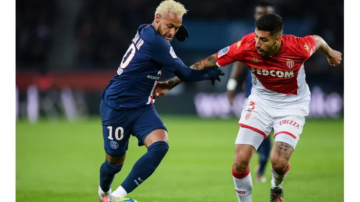 Guillermo Maripán ante Neymar