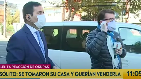 Uno de los momentos en que el equipo de Chilevisión fue agredido.