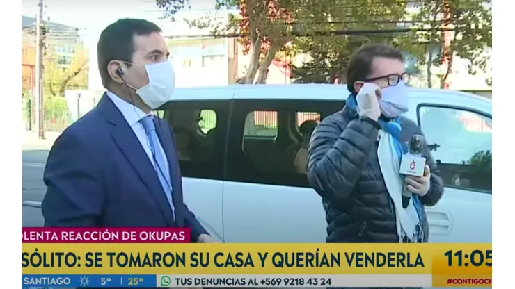 Uno de los momentos en que el equipo de Chilevisión fue agredido.