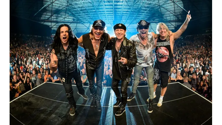 El disco anterior de Scorpions fue "Return to Forever" y ya cuenta cinco años de existencia.