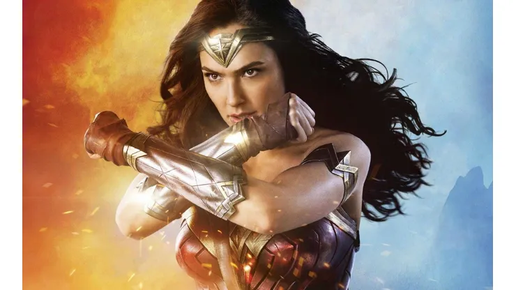 Gal Gadot se mantiene en lo alto interpretando a "Wonder Woman".