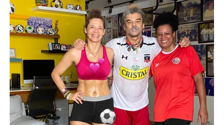 Pibe Valderrama con la camiseta del Cacique