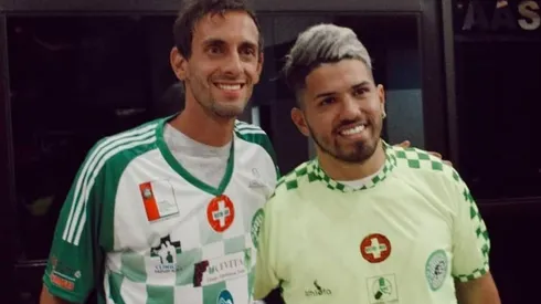 Gino Clara junto al hermano del Kun en Bolivia