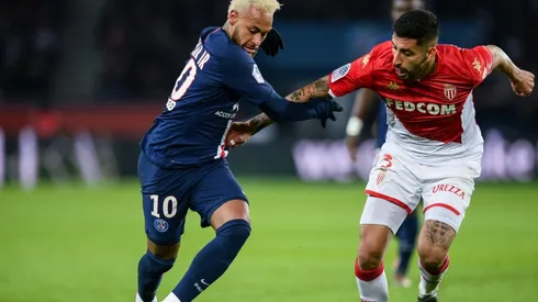 Guillermo Maripán marca a Neymar