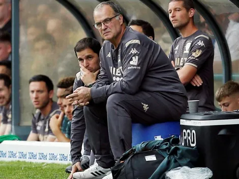 Made in Indonesia: Fanático del Leeds encarga una estatua de Bielsa