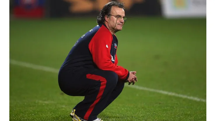 Marcelo Bielsa en la banca de Chile