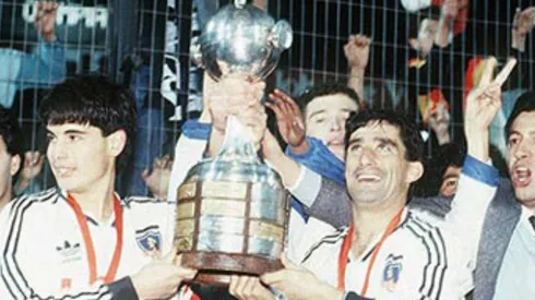 Colo Colo levantando el título continental en 1991.