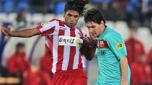 Fabián Vargas vs. Lionel Messi.