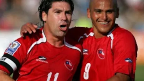 Salas y Suazo jugaron juntos en el empate 2-2 ante Uruguay