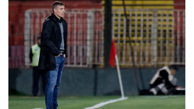 Martín Palermo en la banca de Unión Española