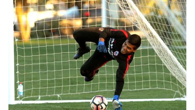 Julio Bórquez defendiendo los colores de la Roja.