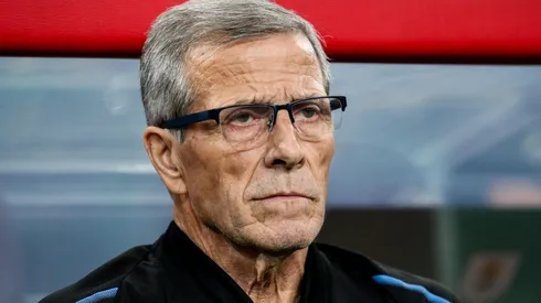 Le dan con todo a Tabárez en Uruguay