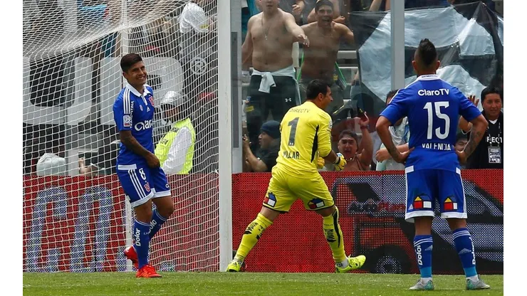 Villar celebrando ante la U