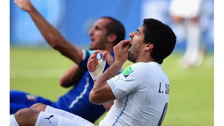 Suárez estuvo cuatro meses suspendido