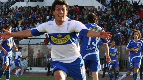 Gary Medel festeja su doblete ante la U
