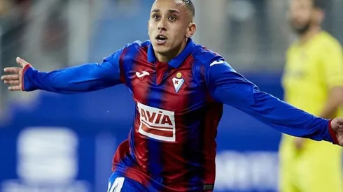 Eibar anuncia acuerdo con los funcionarios del club una rebaja salarial.