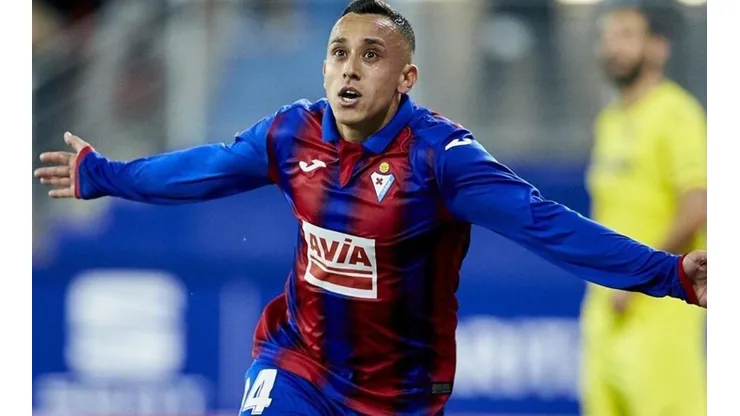 Eibar anuncia acuerdo con los funcionarios del club una rebaja salarial.