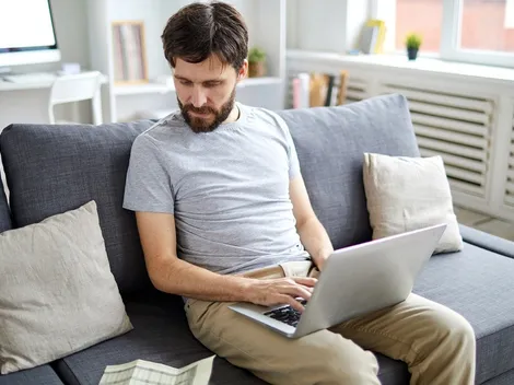 Expertos alertan sobre los riesgos físicos en el teletrabajo