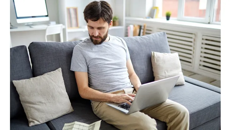 Para hacer home office hay que seguir algunas recomendaciones que te ayudarán a no lesionarte.