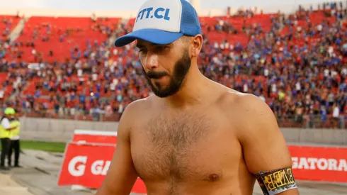 Johnny Herrera en el partido ante Universidad de Chile en el Estadio Nacional