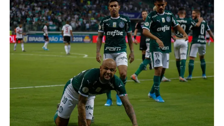Felipe Melo festejando con sus compañeros en Palmeiras
