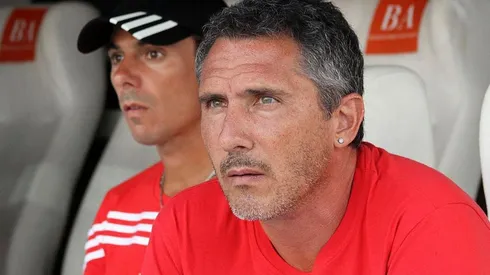 Cagna dirigiendo en Argentina